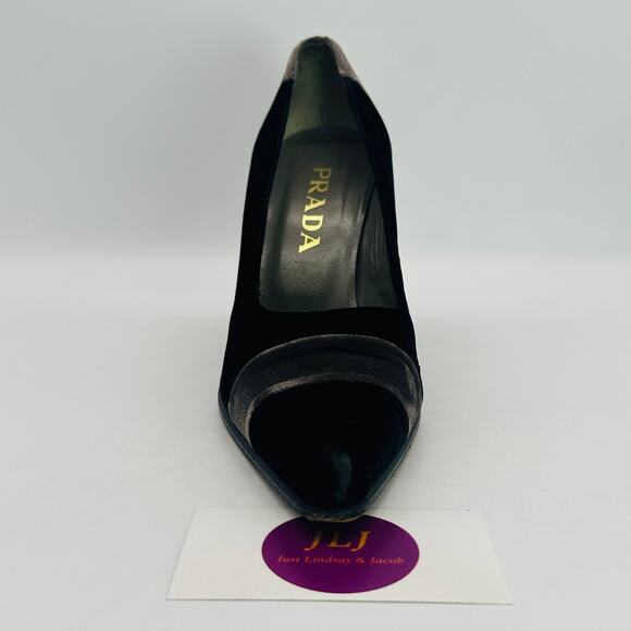 *SINGLE * AMPUTEE* Prada Women's Vintage Black Velvet Pump Heel Size 38 - Picture 2 of 8